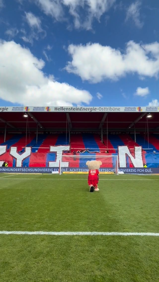 𝗖𝗥𝗔𝗭𝗬 𝗜𝗡 𝗟𝗢𝗩𝗘 🤯
🔴🔵 #FCHM05