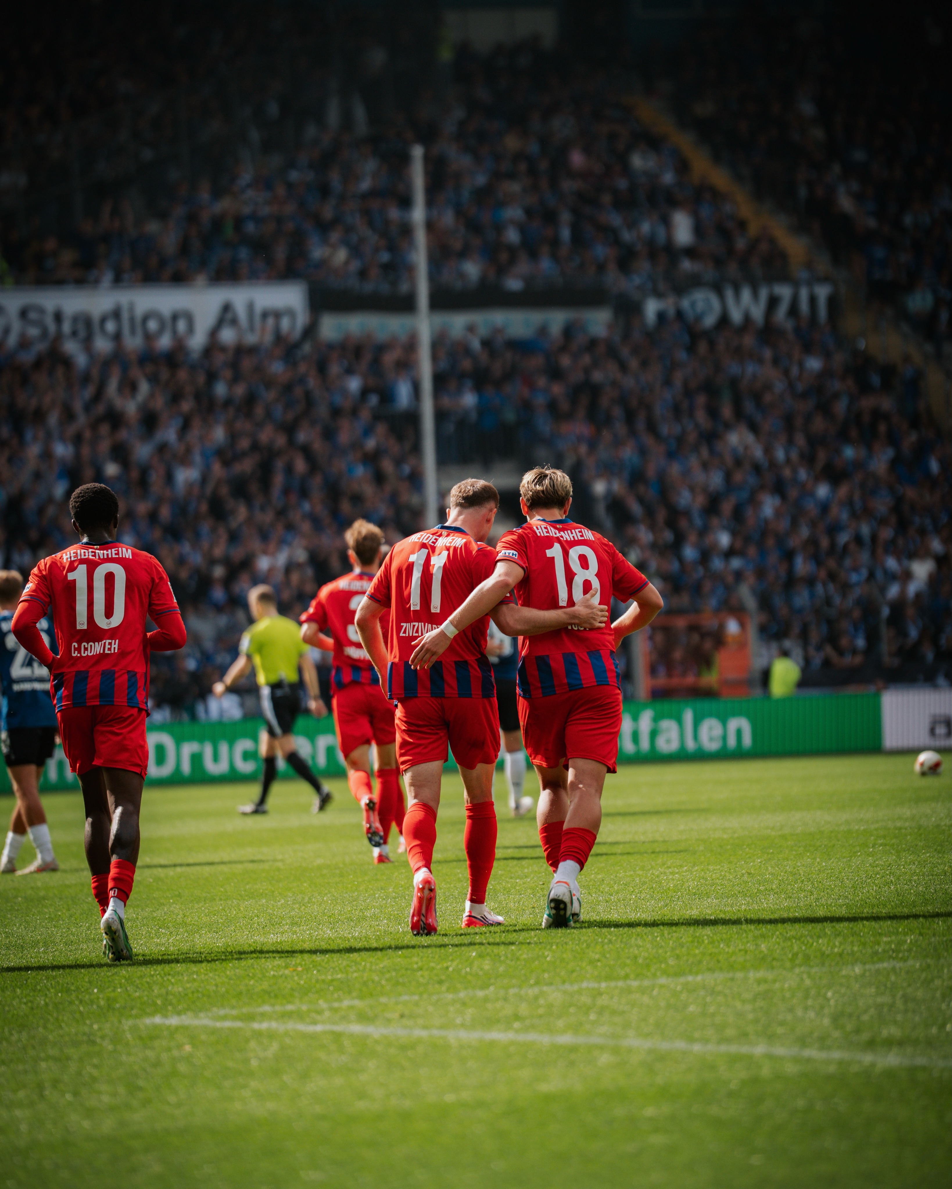 Punkteteilung in Bielefeld.🤝🔴🔵 Die Bilder zu unserem gestrigen Auswärtsspiel auf der Alm.📸
🔴🔵 #DS...